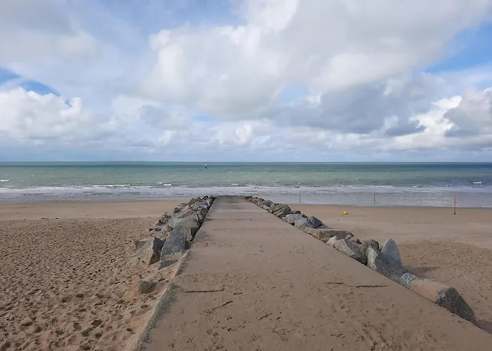 Charmante Maison à Cérences Avec Jardin De 55 M² Cerences (Manche)